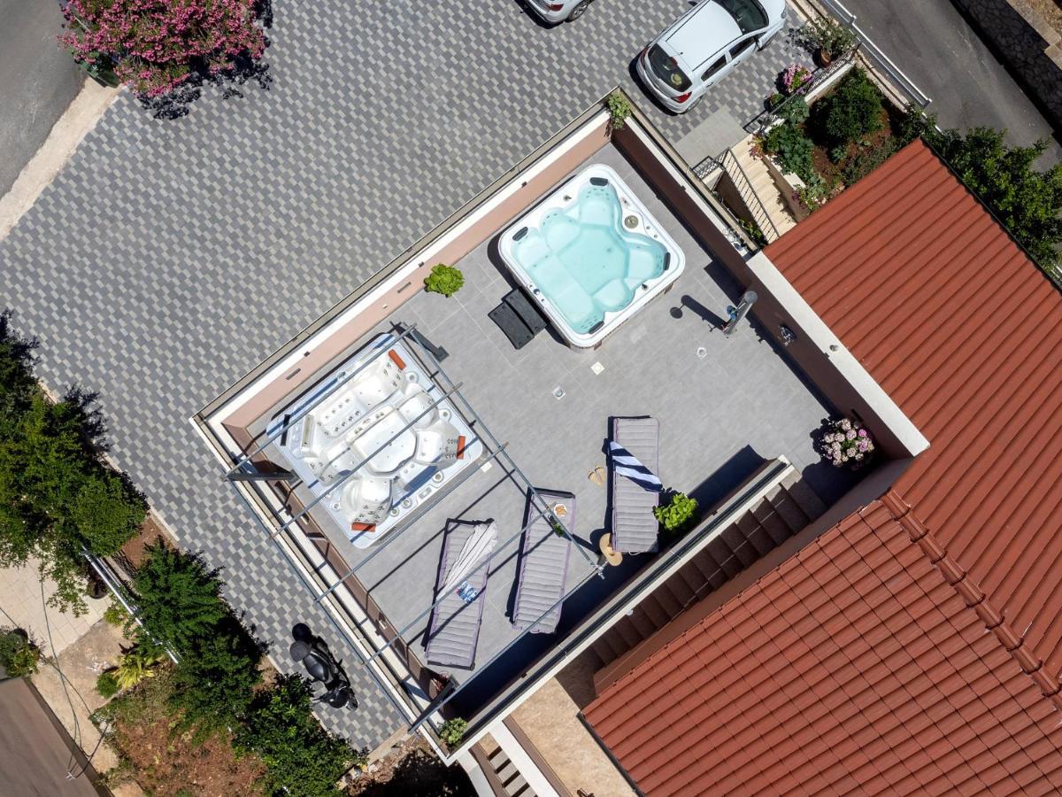 Guest House Marinna Vrboska Exterior foto