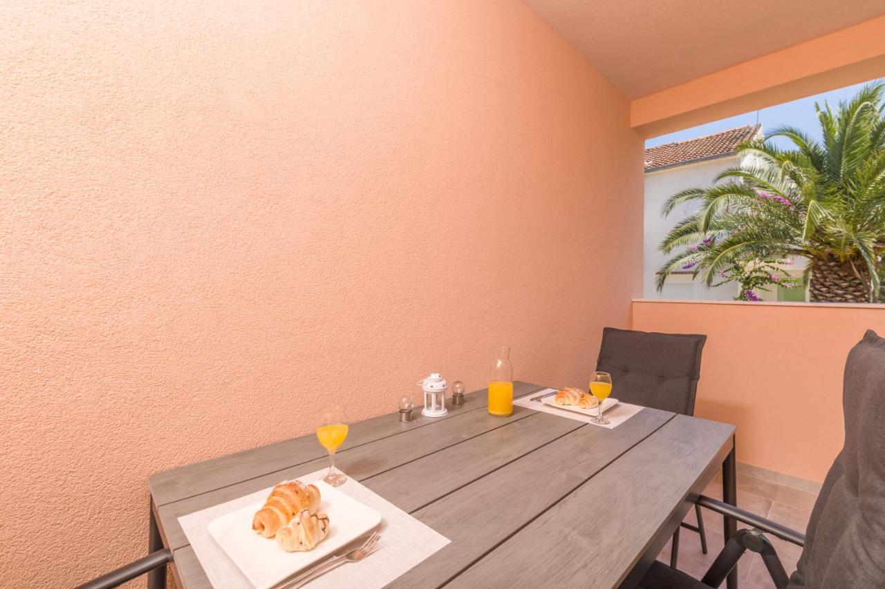Guest House Marinna Vrboska Exterior foto