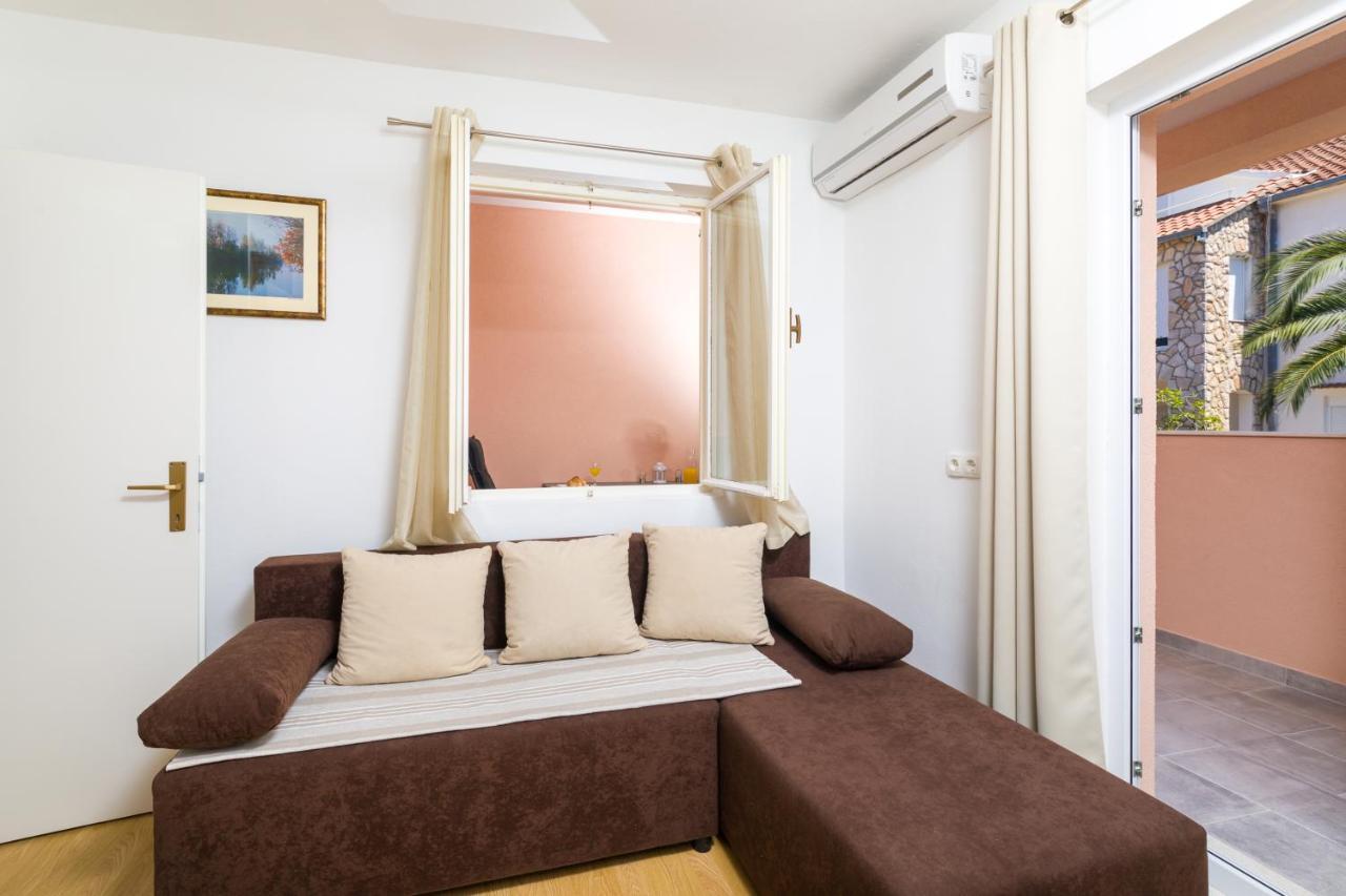 Guest House Marinna Vrboska Exterior foto